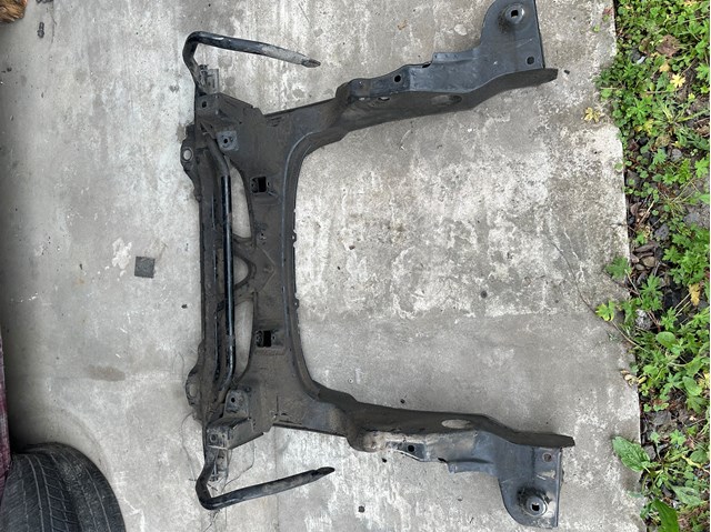 Балка передней подвески A1696200787 MERCEDES