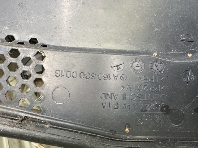 Жабо A1698300413 MERCEDES