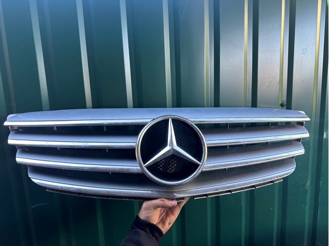 Решетка A1698800183 MERCEDES