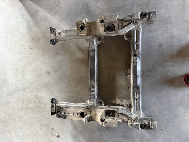 Балка передней подвески A2976205000 MERCEDES
