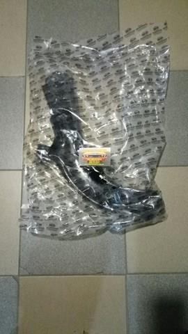 Нижний правый рычаг передней подвески SK524086 SKP
