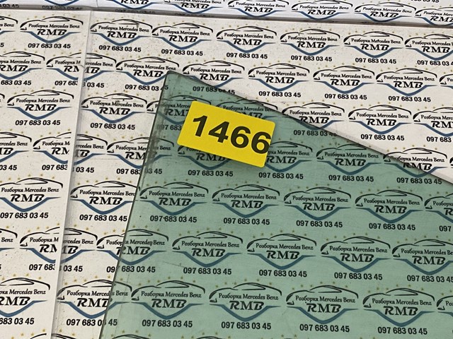VAG 8P4845202A Стекло двери передней правой в наличии Запорожье