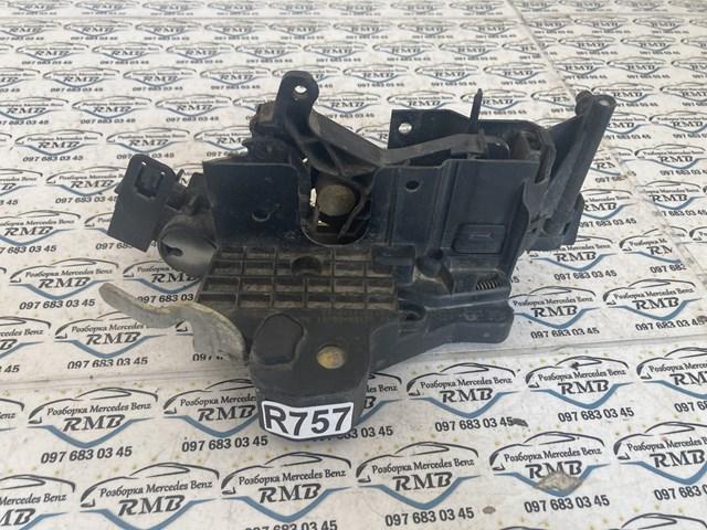A2027202635 MERCEDES Замок двери передней правой купить в Кривой Рог