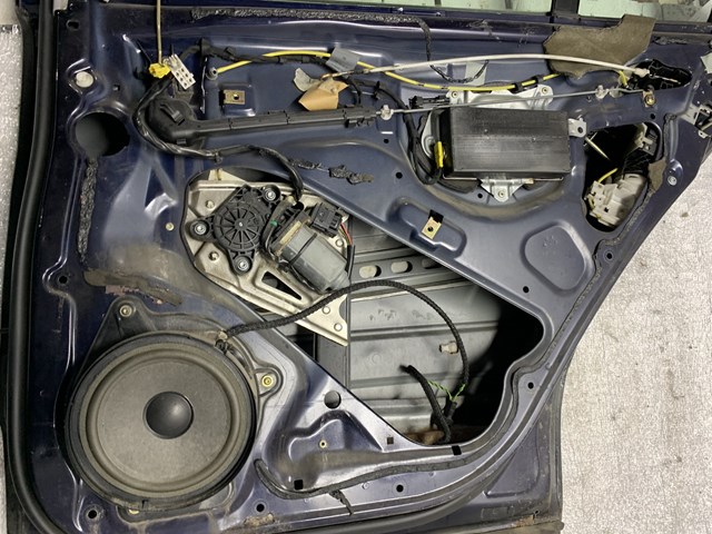 MERCEDES A2207300205 Дверь задняя правая в наличии Кривой Рог