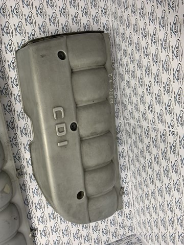 MERCEDES A6130100067 Крышка двигателя в наличии Тернополь