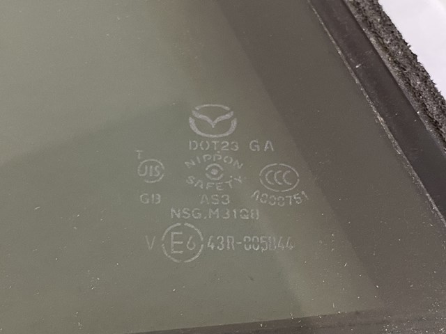 KD4773661A MAZDA Стекло-форточка двери задней левой купить в Сумы