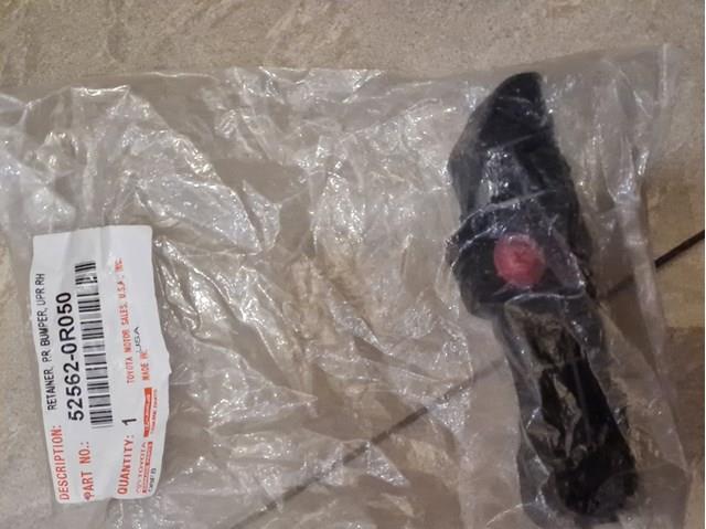 TOYOTA 525620R050 Кронштейн бампера заднего правый в наличии Чернигов