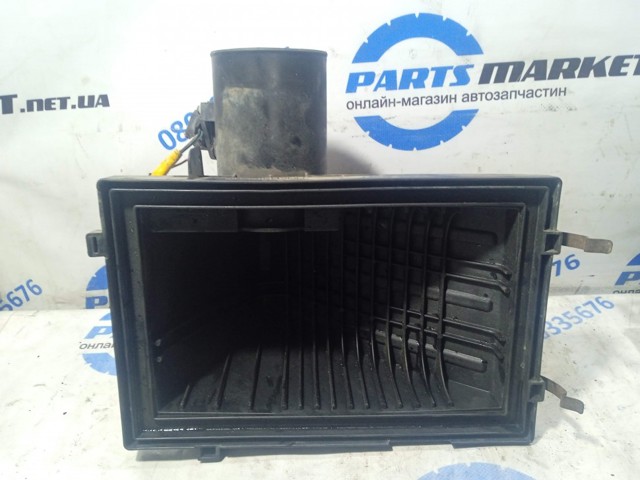Корпус воздушного фильтра, верхняя часть 16526EB300 NISSAN
