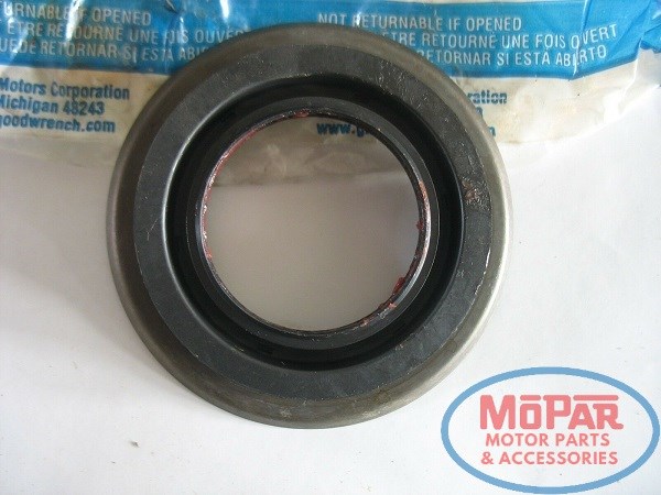 Сальник заднего хвостовика редуктора  12471523 GM