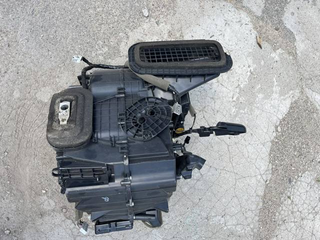 272104BU0A NISSAN Корпус печки в сборе купить в Ирпень