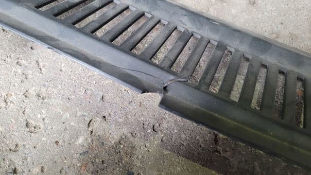 561853651COQE Решетка радиатора купить Сумы