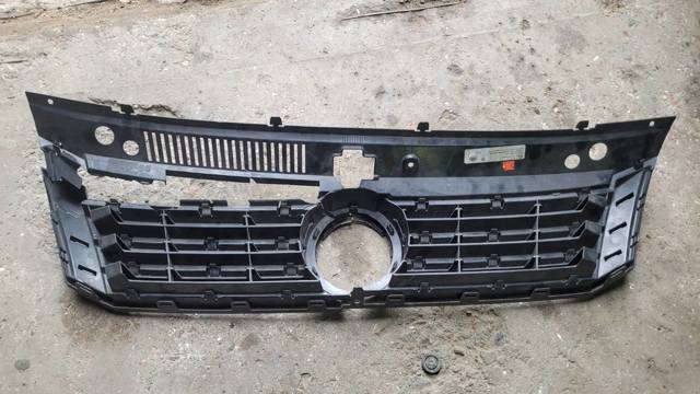 561853651COQE VAG Решетка радиатора купить в Хмельницкий