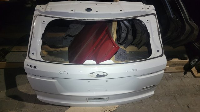 Пятая дверь Ford Explorer