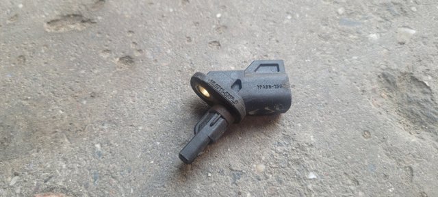 Датчик АБС (ABS) передний HV6Z2C204A FORD