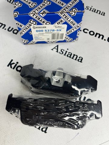 Передние тормозные колодки 000537BSX STELLOX