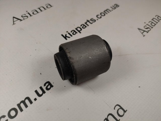HYUNDAI 551182B000 Сайлентблок цапфы задней в наличии Ровно