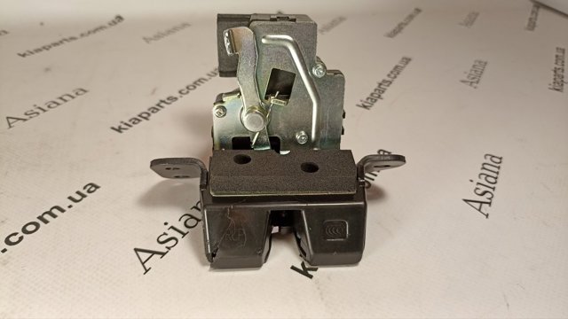 Замок и ручка двери задка 812302S000 HYUNDAI