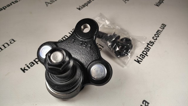 Шаровая опора левая нижняя CB0211L CTR