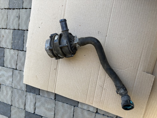 Помпа водяная, дополнительная электрическая 32135207 VOLVO