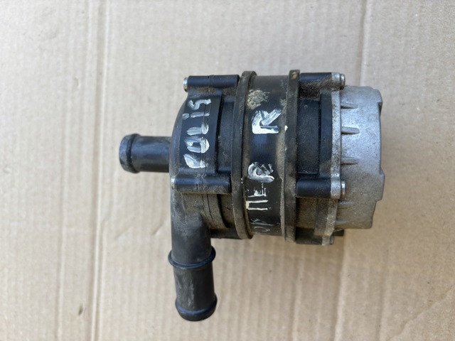 VOLVO 32135208 Насос (помпа) охлаждения батареи в наличии Кривой Рог