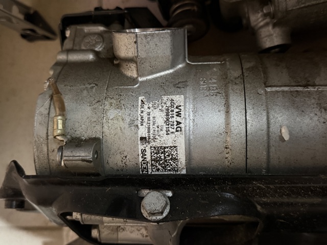 Компрессор климатической установки 4G0816797E VAG