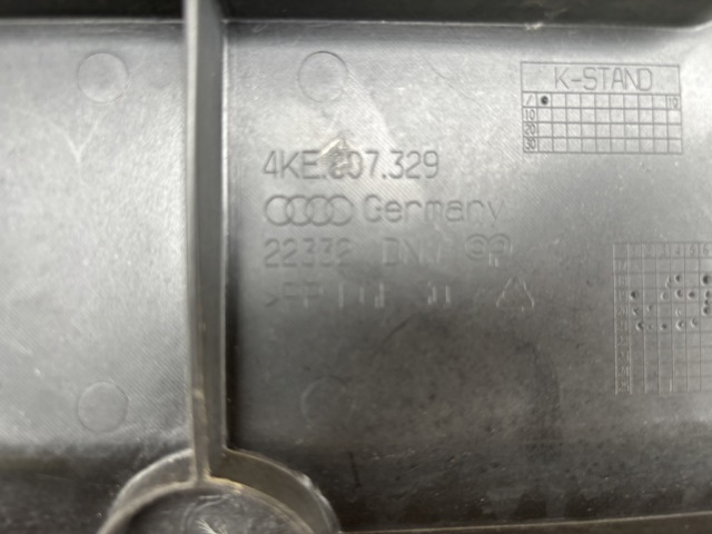 VAG 4KE807329 Кронштейн бампера заднего центральный в наличии Полтава