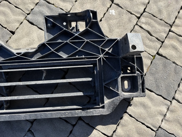 4KE807771 VAG Кронштейн замка капота купить в Житомир