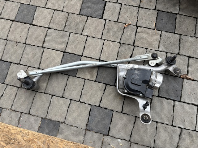 Трапеция щеток лобового стекла 4KL955023 VAG