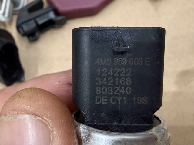 4M0959603E VAG Датчик абсолютного давления кондиционера купить в Николаев