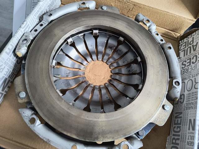 RENAULT 302053302R Комплект сцепления в наличии Каменское