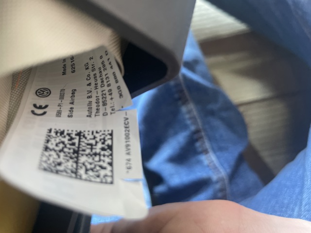 Подушка сиденья водителя (и переднего сиденья) 3G0880441D VAG