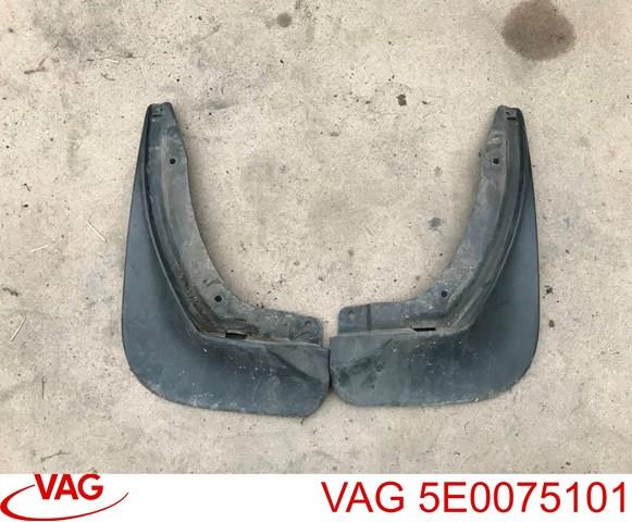5E0075101 VAG Брызговики задние, комплект купить в Житомир
