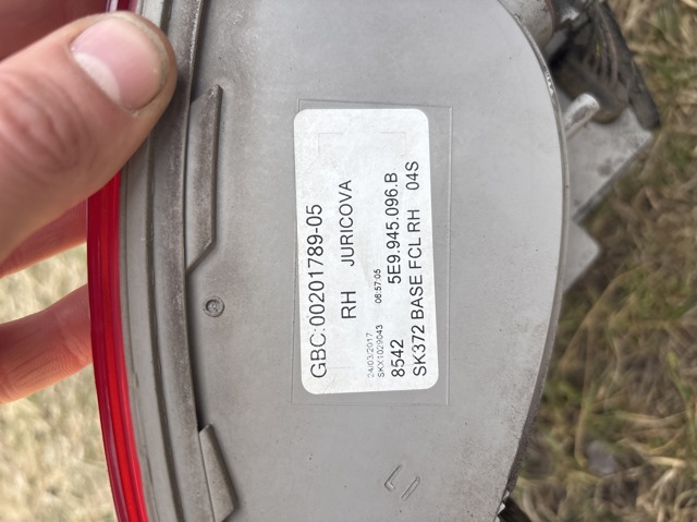 VAG 5E9945096B Фонарь задний правый в наличии Одесса