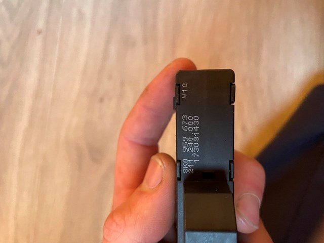 VAG 8K0959673 в наличии Винница