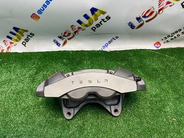 Суппорт тормозной, передний, правый 104462200D TESLA