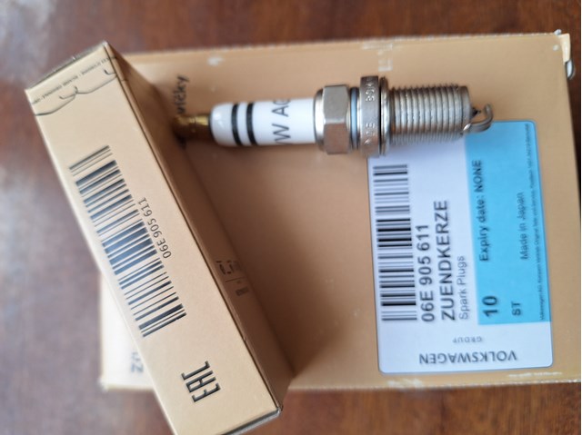 Свечи автомобильные 101905611A VAG