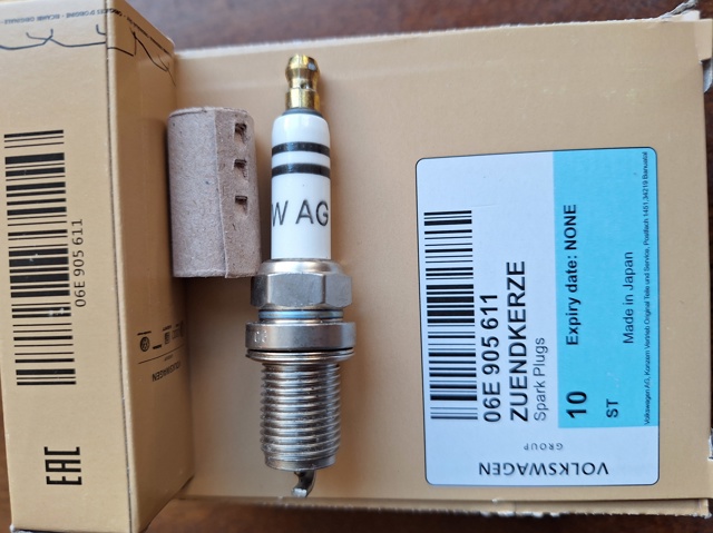 Свечи зажигания 101905611D VAG