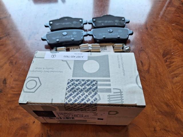 MERCEDES 0064203320 Колодки тормозные задние дисковые в наличии Одесса