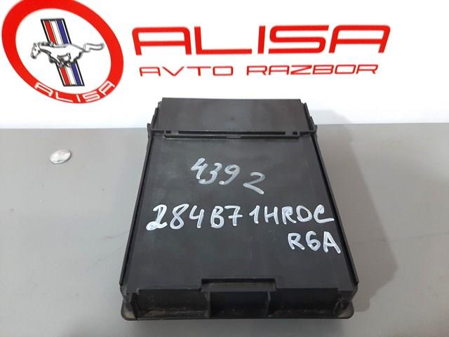 Блок реле и предохранителей 284B71HR6A NISSAN
