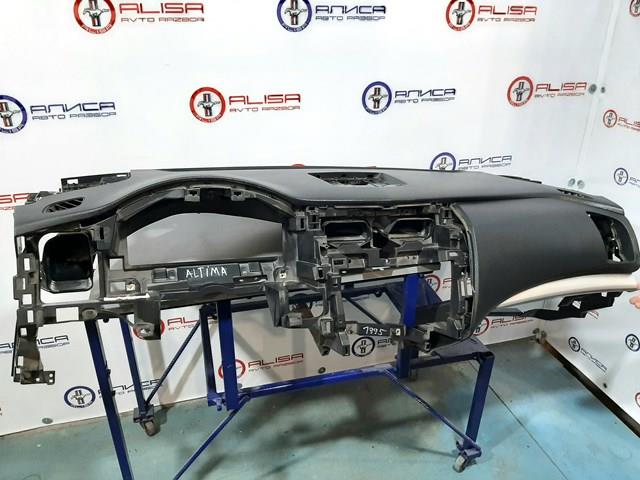 Панель приборная торпеды 682009HS0A NISSAN
