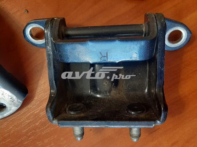 Петля задней двери, правой 824003NA1A NISSAN