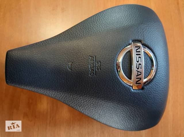 Подушка AIRBAG водительская 985104BA8A NISSAN