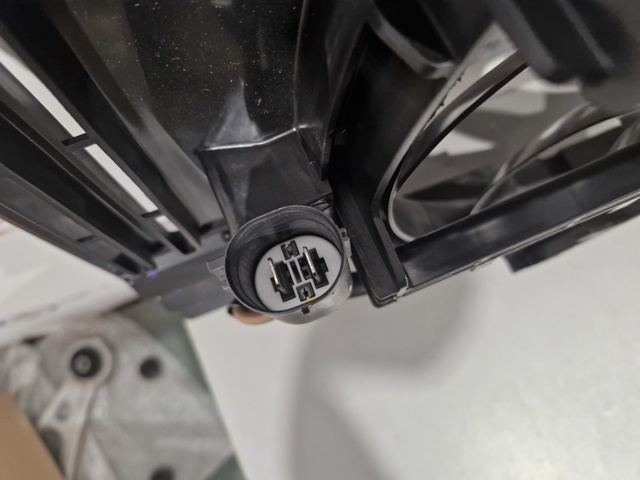 MAZDA PY8W15025 Диффузор радиатора охлаждения, в сборе с мотором и крыльчаткой в наличии Хмельницкий