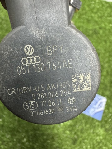 VAG 059130090CB Распределитель топлива (рампа) правый в наличии Чернигов