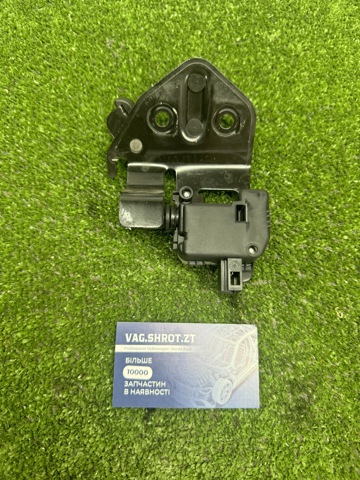 Петля замка крышки багажника 1Z0827511C VAG