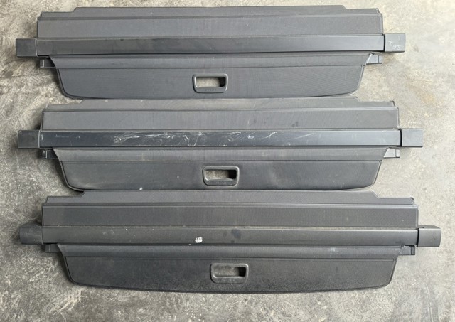 Солнцезащитный экран багажника 3T9867871C VAG