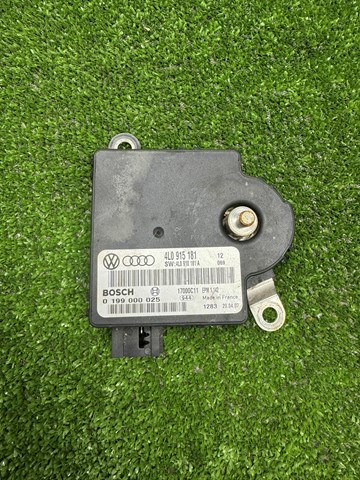 Реле контроля заряда АКБ 4L0915181 VAG