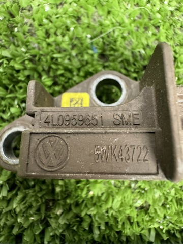 Датчик Эйрбэг передний 4L0959651 VAG
