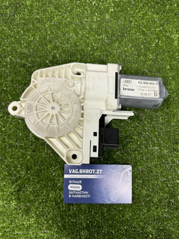 Моторчик стеклоподъемника двери задней, правой 4L0959802B VAG