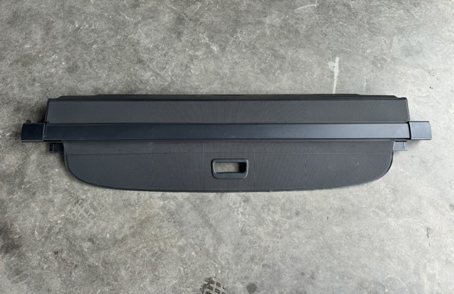 Каркасная шторка багажного отсека 5E9867871B VAG
